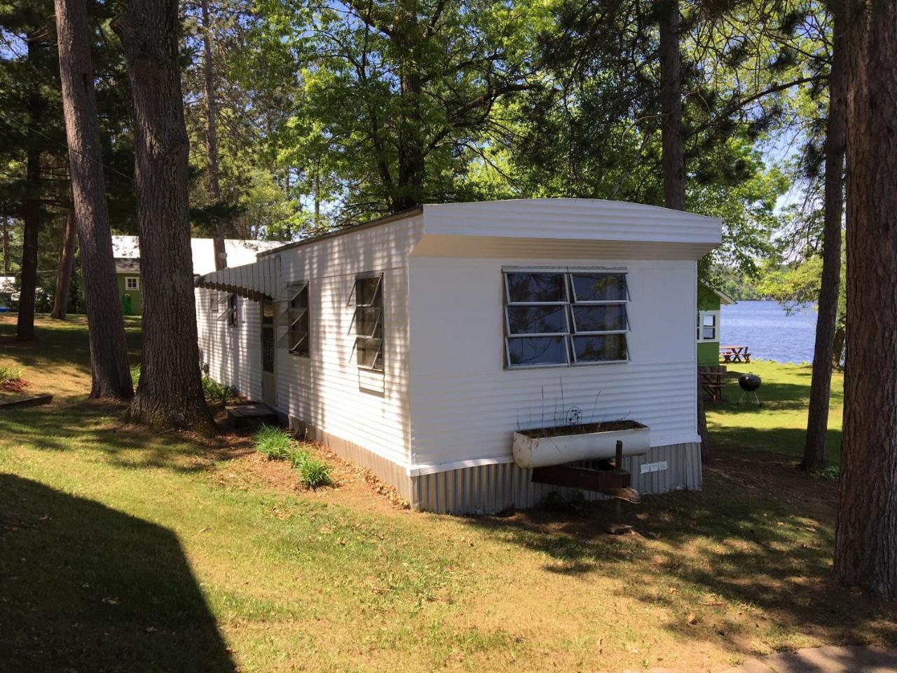 Rainbow'S End Resort Camp Chetek Exterior photo